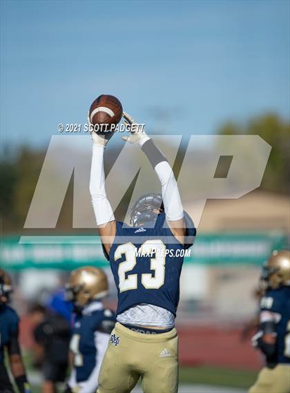 Thumbnail 3 in Mater Dei Catholic vs. Ramona (CIF SDS D3 Championship) photogallery.