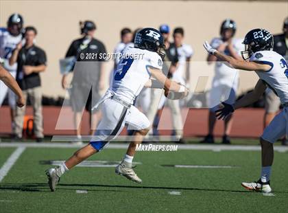 Thumbnail 3 in Mater Dei Catholic vs. Ramona (CIF SDS D3 Championship) photogallery.