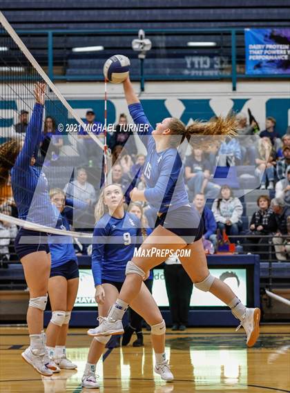 Thumbnail 3 in Parma vs Sugar-Salem (3A State Final)  photogallery.