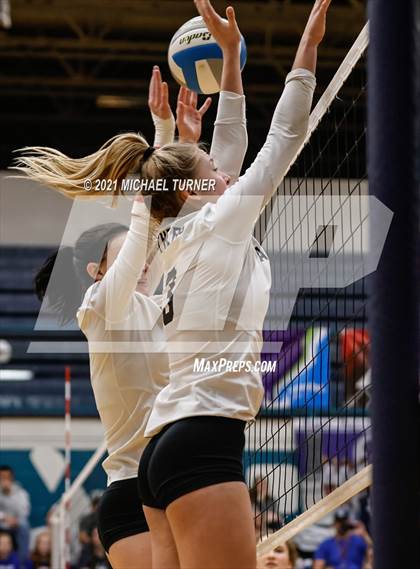 Thumbnail 2 in Parma vs Sugar-Salem (3A State Final)  photogallery.