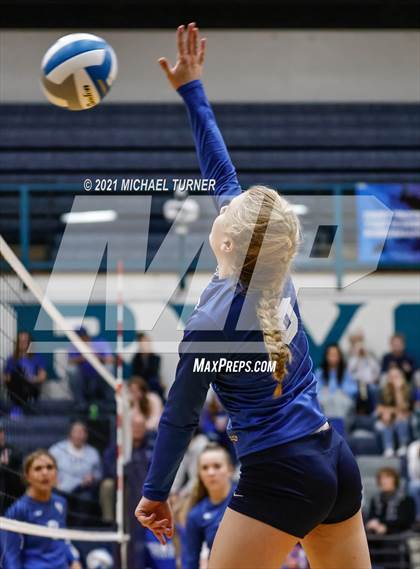 Thumbnail 2 in Parma vs Sugar-Salem (3A State Final)  photogallery.