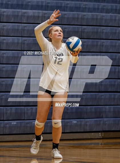 Thumbnail 2 in Parma vs Sugar-Salem (3A State Final)  photogallery.