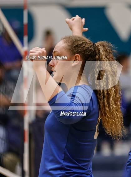 Thumbnail 2 in Parma vs Sugar-Salem (3A State Final)  photogallery.