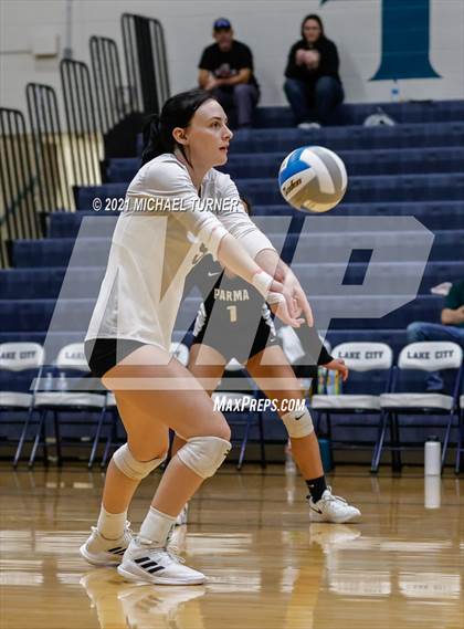 Thumbnail 1 in Parma vs Sugar-Salem (3A State Final)  photogallery.