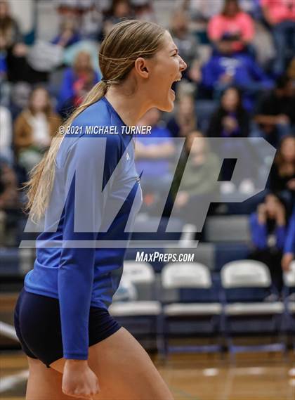 Thumbnail 2 in Parma vs Sugar-Salem (3A State Final)  photogallery.