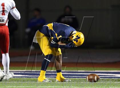 Thumbnail 3 in Boyd vs McKinney photogallery.
