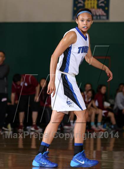 Thumbnail 2 in La Jolla Country Day vs. Mark Keppel (Paul Pierce Classic) photogallery.