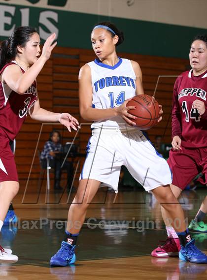 Thumbnail 1 in La Jolla Country Day vs. Mark Keppel (Paul Pierce Classic) photogallery.