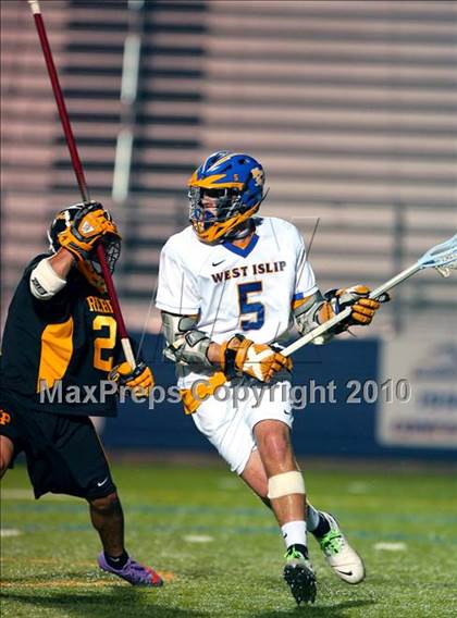 Thumbnail 2 in West Islip vs. Lakeland-Panas (NYSPHSAA Class A Semifinal) photogallery.