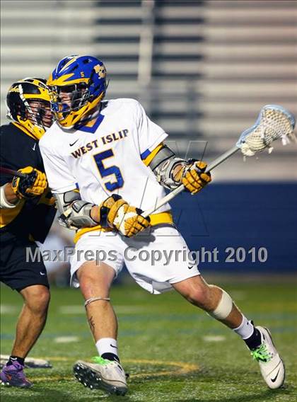Thumbnail 1 in West Islip vs. Lakeland-Panas (NYSPHSAA Class A Semifinal) photogallery.