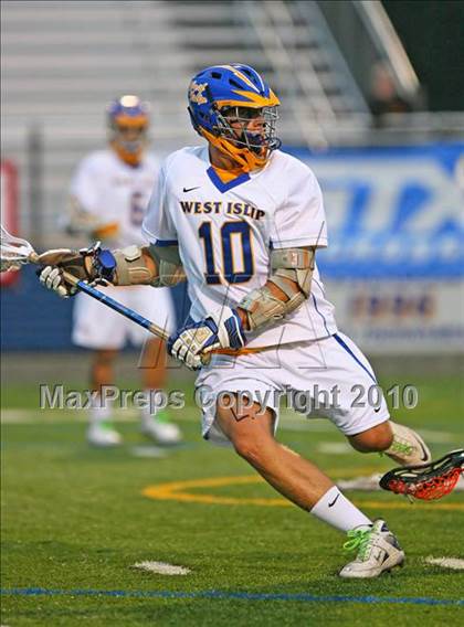Thumbnail 1 in West Islip vs. Lakeland-Panas (NYSPHSAA Class A Semifinal) photogallery.