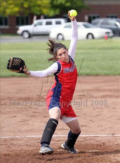 Thumbnail 2 in Iroquois vs Cheektowaga (Section 6 Class A Prequarterfinal) photogallery.