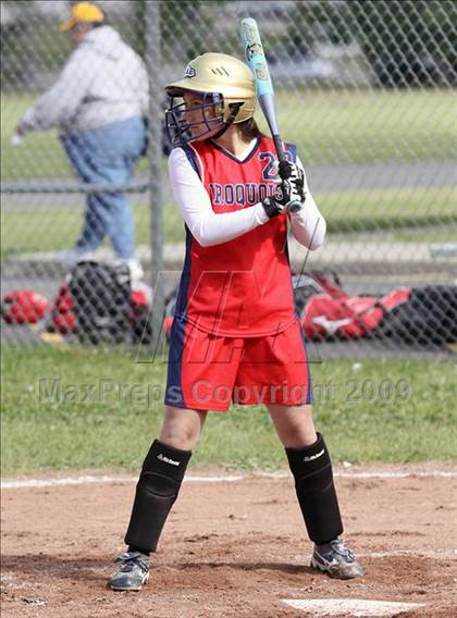 Thumbnail 2 in Iroquois vs Cheektowaga (Section 6 Class A Prequarterfinal) photogallery.