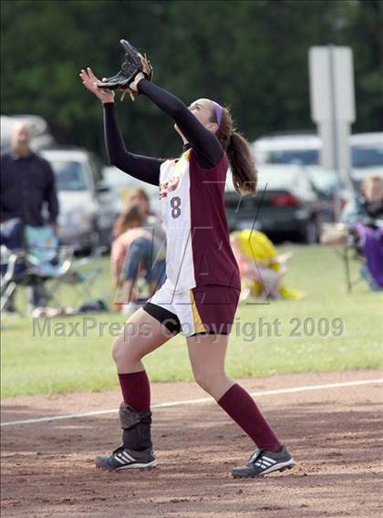 Thumbnail 3 in Iroquois vs Cheektowaga (Section 6 Class A Prequarterfinal) photogallery.