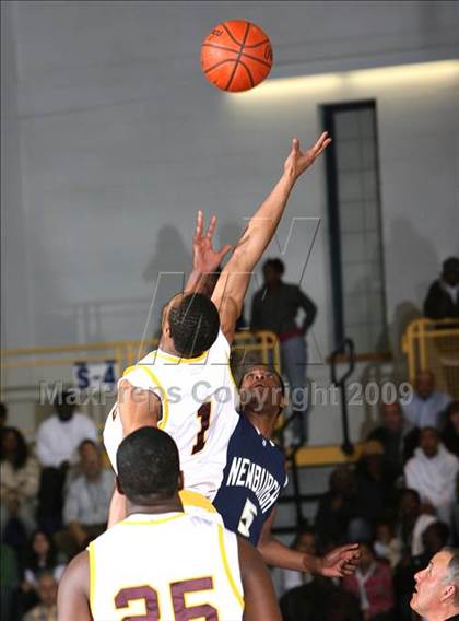 Thumbnail 3 in Mt. Vernon vs Newburgh Free Academy (NYSPHSAA Regional Final) photogallery.