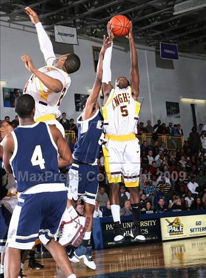 Thumbnail 1 in Mt. Vernon vs Newburgh Free Academy (NYSPHSAA Regional Final) photogallery.