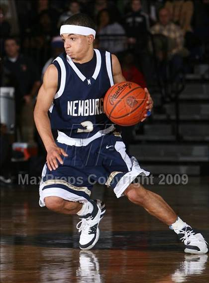 Thumbnail 1 in Mt. Vernon vs Newburgh Free Academy (NYSPHSAA Regional Final) photogallery.