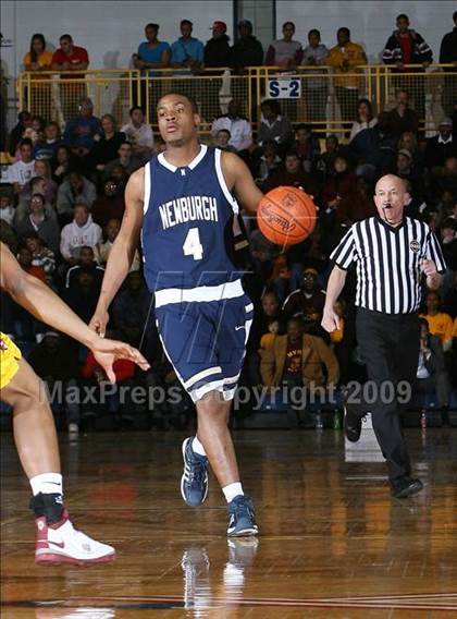 Thumbnail 1 in Mt. Vernon vs Newburgh Free Academy (NYSPHSAA Regional Final) photogallery.