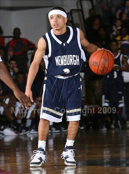 Thumbnail 3 in Mt. Vernon vs Newburgh Free Academy (NYSPHSAA Regional Final) photogallery.