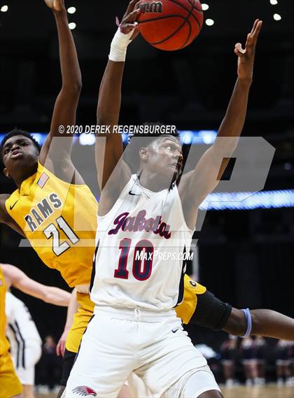 Thumbnail 2 in Green Mountain vs. Dakota Ridge @ Pepsi Center photogallery.