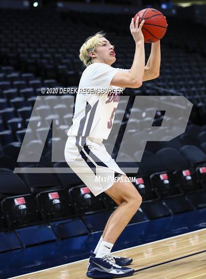 Thumbnail 3 in Green Mountain vs. Dakota Ridge @ Pepsi Center photogallery.
