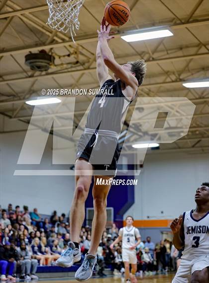 Thumbnail 1 in Jemison vs Thorsby (Chilton County Tournament Final) photogallery.