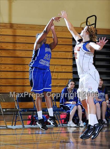 Thumbnail 3 in Redwood Christian vs. Santa Ynez photogallery.