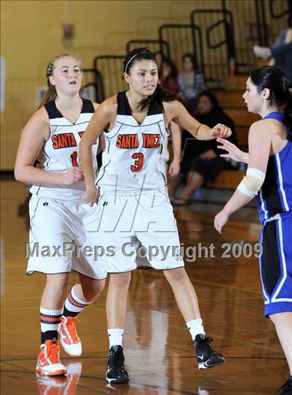 Thumbnail 2 in Redwood Christian vs. Santa Ynez photogallery.