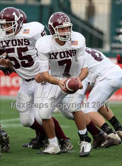 Thumbnail 1 in Lyons vs. Caledonia-Mumford (Section 5 Class DD Semifinal) photogallery.