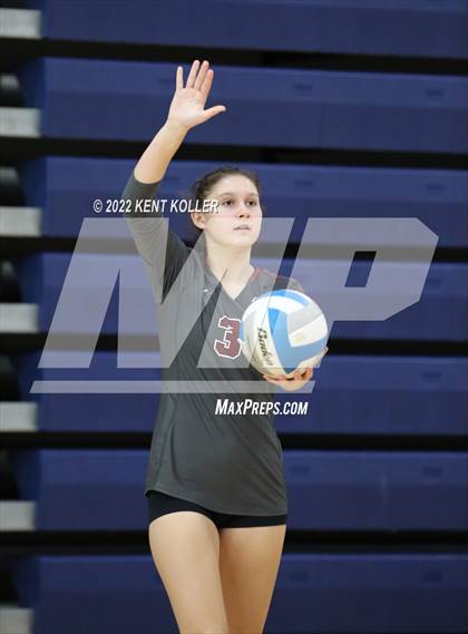 Thumbnail 3 in Utica Ford vs. Fraser (Marysville Tournament) photogallery.