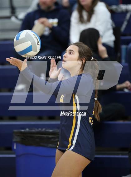 Thumbnail 3 in Utica Ford vs. Fraser (Marysville Tournament) photogallery.