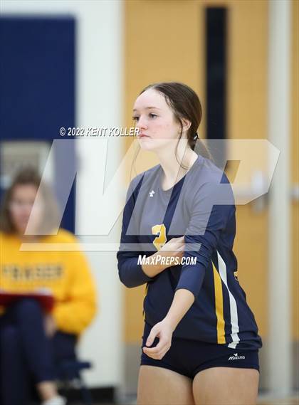 Thumbnail 1 in Utica Ford vs. Fraser (Marysville Tournament) photogallery.