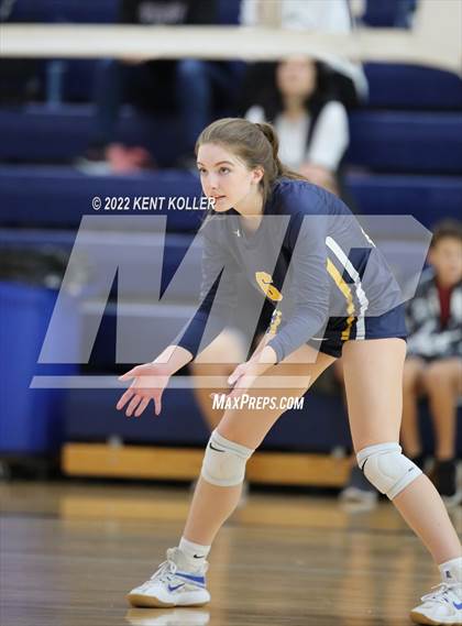Thumbnail 2 in Utica Ford vs. Fraser (Marysville Tournament) photogallery.