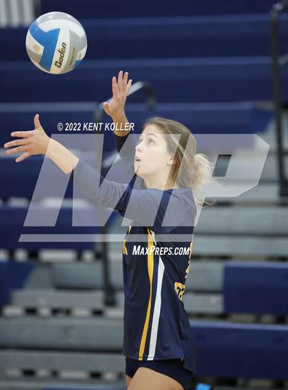 Thumbnail 3 in Utica Ford vs. Fraser (Marysville Tournament) photogallery.