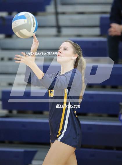 Thumbnail 1 in Utica Ford vs. Fraser (Marysville Tournament) photogallery.