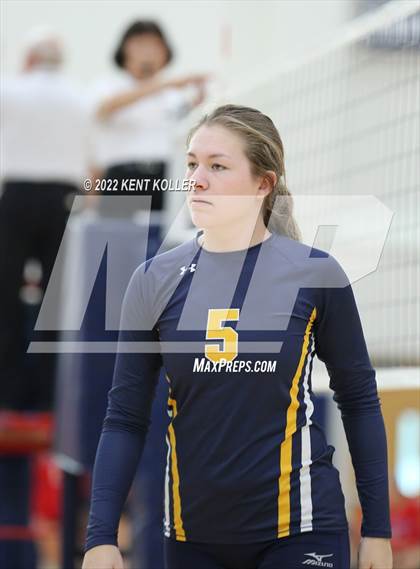 Thumbnail 1 in Utica Ford vs. Fraser (Marysville Tournament) photogallery.