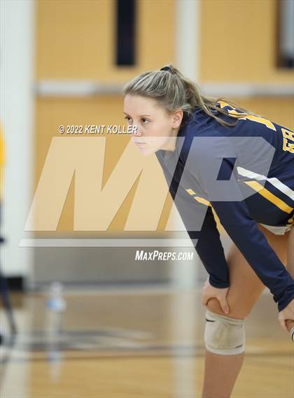 Thumbnail 2 in Utica Ford vs. Fraser (Marysville Tournament) photogallery.