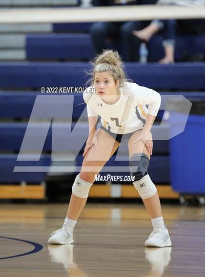 Thumbnail 2 in Utica Ford vs. Fraser (Marysville Tournament) photogallery.