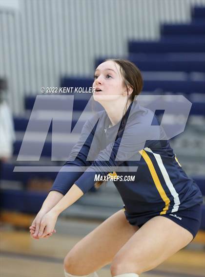 Thumbnail 2 in Utica Ford vs. Fraser (Marysville Tournament) photogallery.