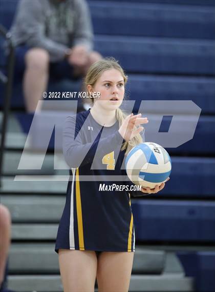 Thumbnail 1 in Utica Ford vs. Fraser (Marysville Tournament) photogallery.