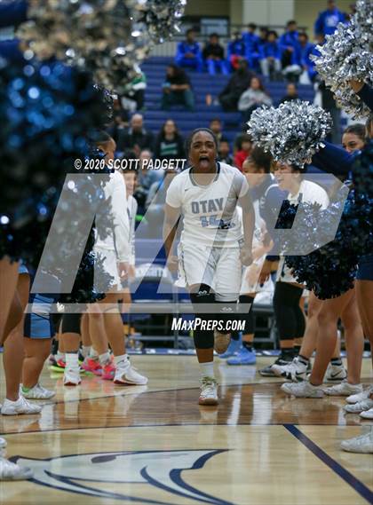 Thumbnail 2 in Otay Ranch vs. Lincoln (CIF SDS D2 Championship) photogallery.