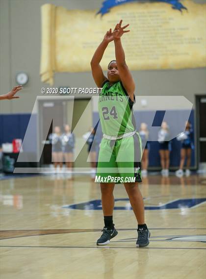 Thumbnail 2 in Otay Ranch vs. Lincoln (CIF SDS D2 Championship) photogallery.