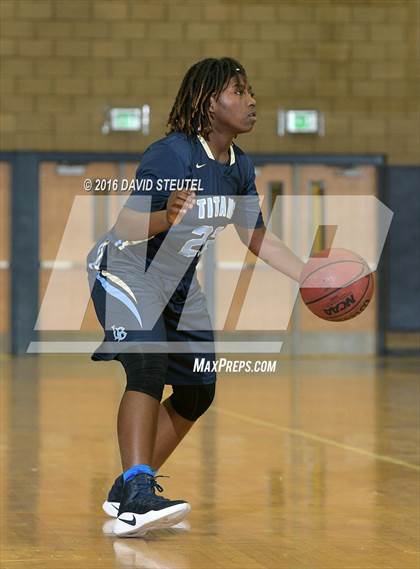 Thumbnail 1 in Burbank vs. North Valleys (Rob Jones Classic) photogallery.