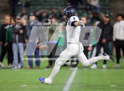 Thumbnail 3 in Southlake Carroll vs. Byron Nelson (UIL 6A D 2 Region Final) photogallery.