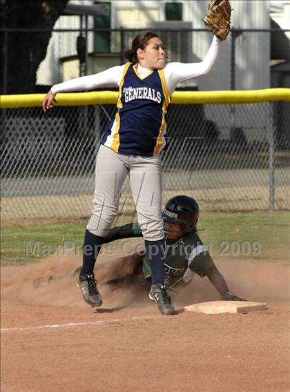 Thumbnail 2 in Shafter @ Tehachapi photogallery.