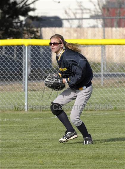 Thumbnail 1 in Shafter @ Tehachapi photogallery.