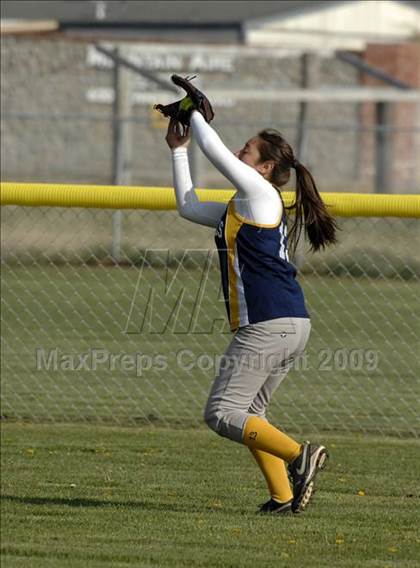 Thumbnail 3 in Shafter @ Tehachapi photogallery.