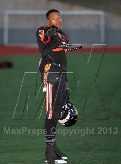 Thumbnail 1 in Gilmer vs. Argyle (UIL 3A Regional Playoff) photogallery.