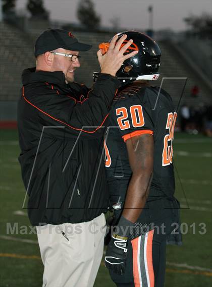 Thumbnail 1 in Gilmer vs. Argyle (UIL 3A Regional Playoff) photogallery.