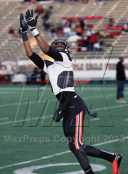 Thumbnail 1 in Gilmer vs. Argyle (UIL 3A Regional Playoff) photogallery.